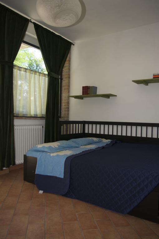 B&B Villa Rossana Langhirano Ruang foto